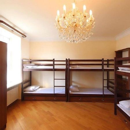 Tumanyan Hostel And Tours Ереван Номер фото