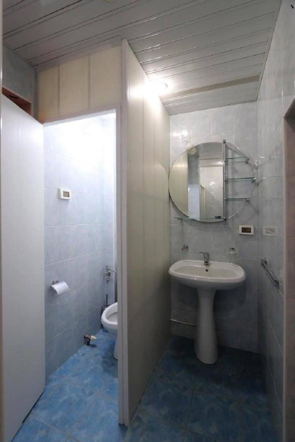 Tumanyan Hostel And Tours Ереван Номер фото