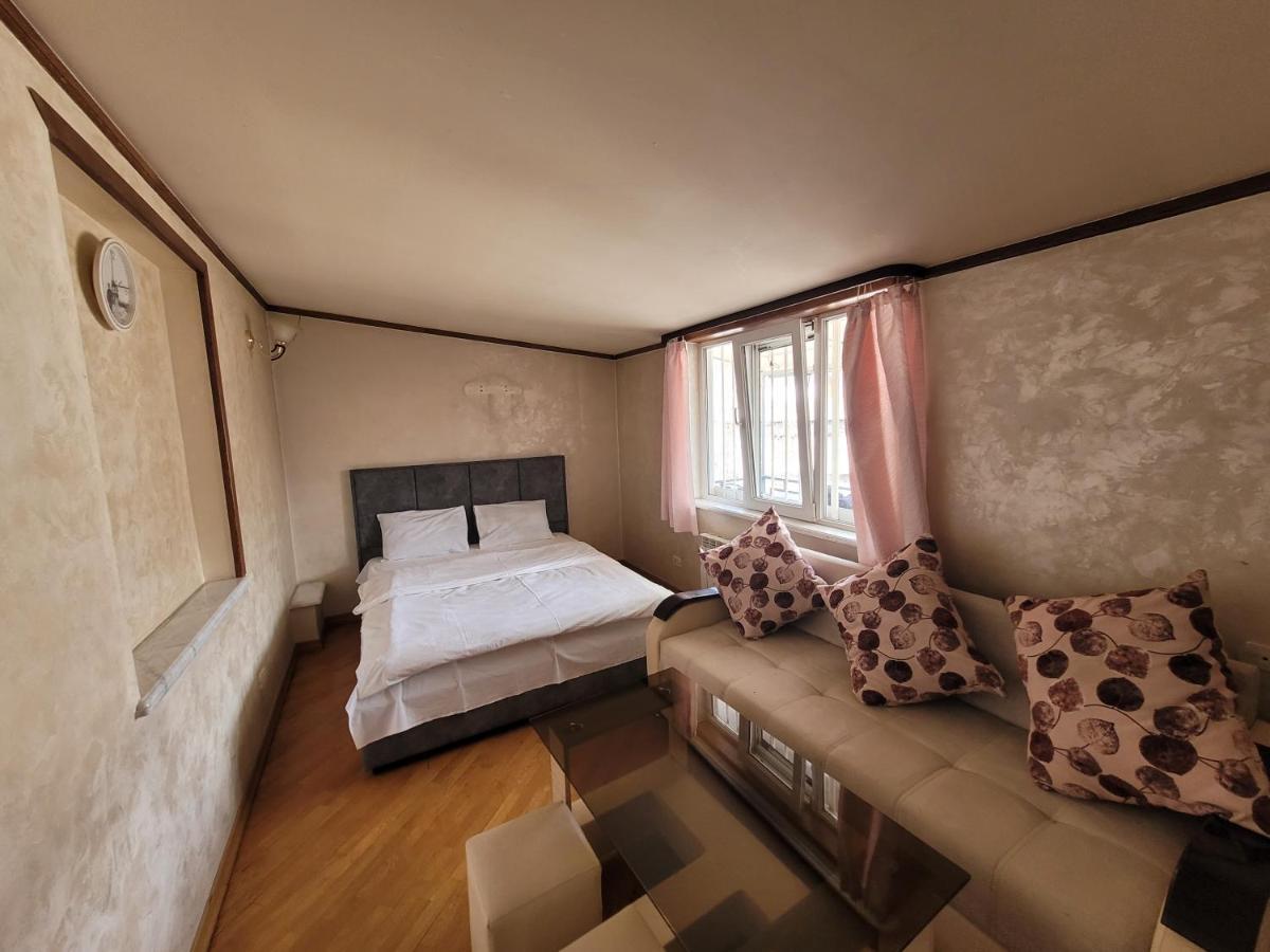 Tumanyan Hostel And Tours Ереван Экстерьер фото